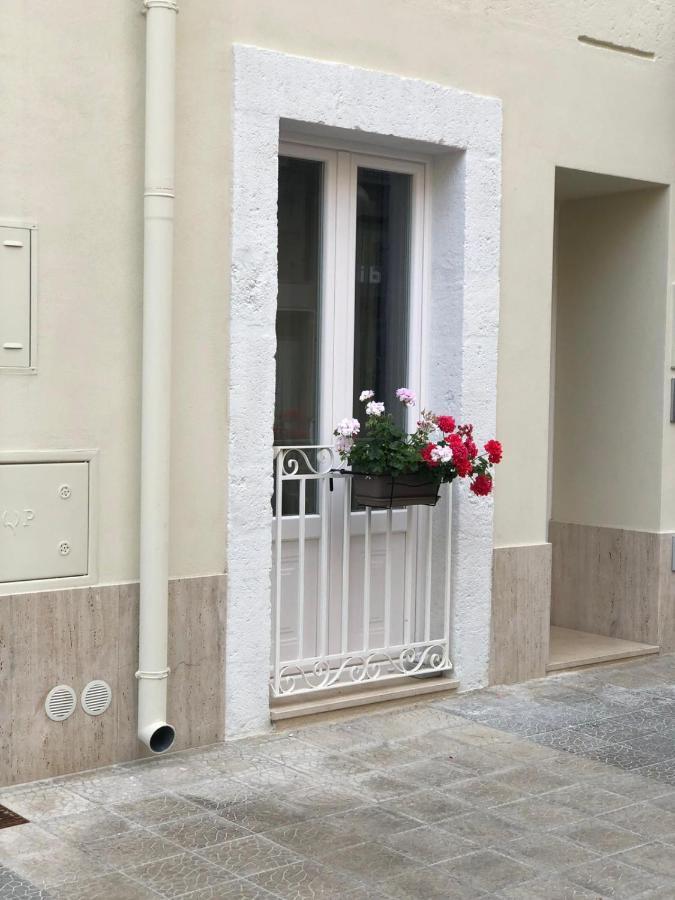 Dimora Via Vitti - Puglia Mia Apartments Monopoli Dış mekan fotoğraf